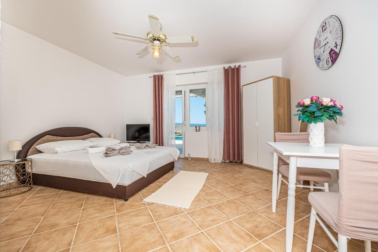 Bella Adria Apartmani Dramalj Buitenkant foto