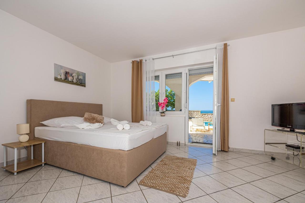 Bella Adria Apartmani Dramalj Buitenkant foto