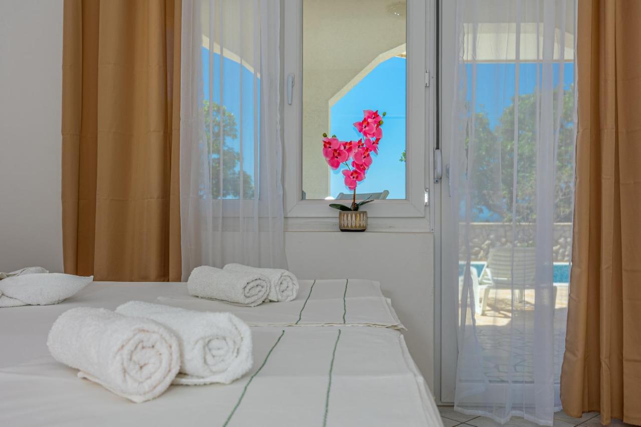 Bella Adria Apartmani Dramalj Buitenkant foto