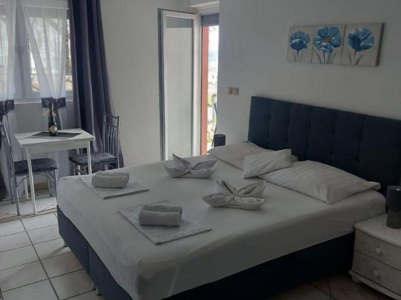 Bella Adria Apartmani Dramalj Buitenkant foto