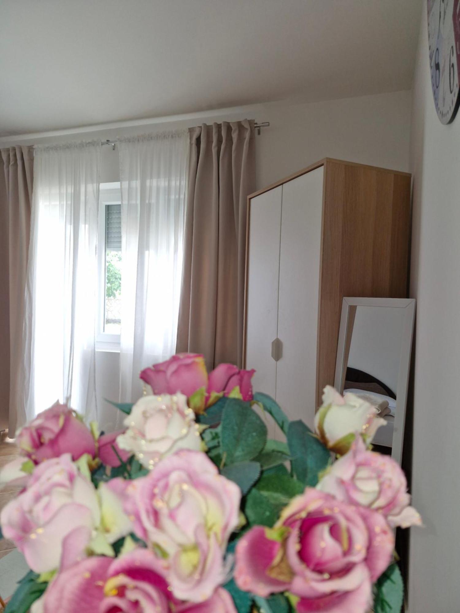 Bella Adria Apartmani Dramalj Buitenkant foto