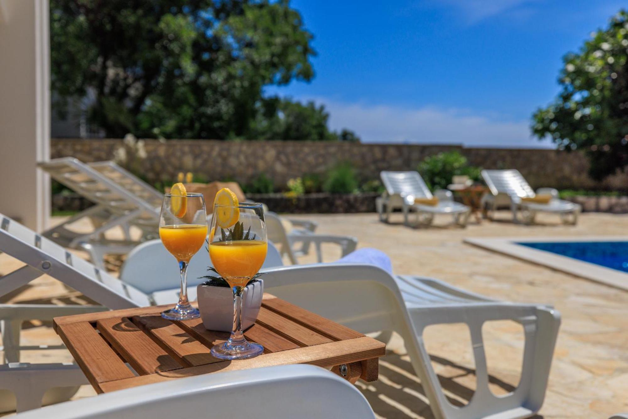 Bella Adria Apartmani Dramalj Buitenkant foto